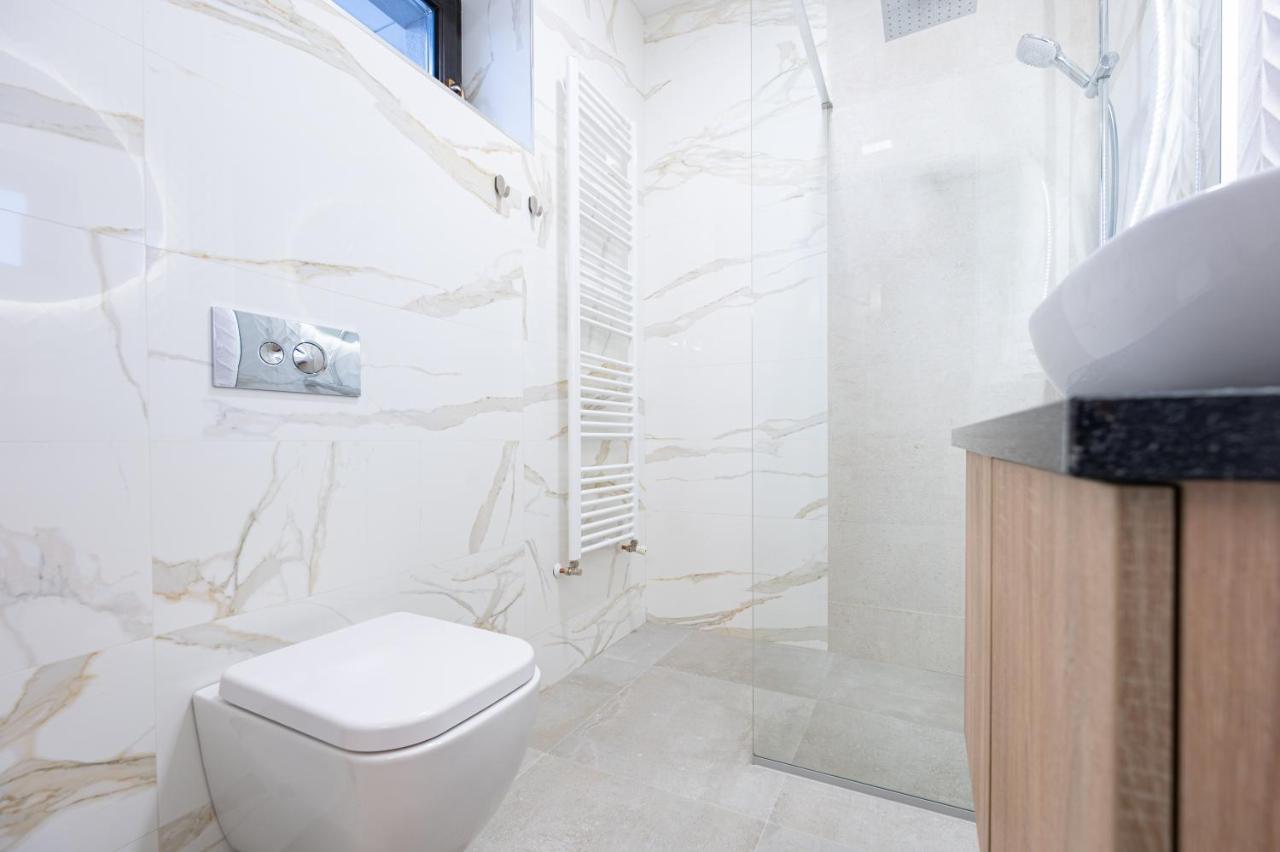 Klia Hotel Sînmartin Екстериор снимка