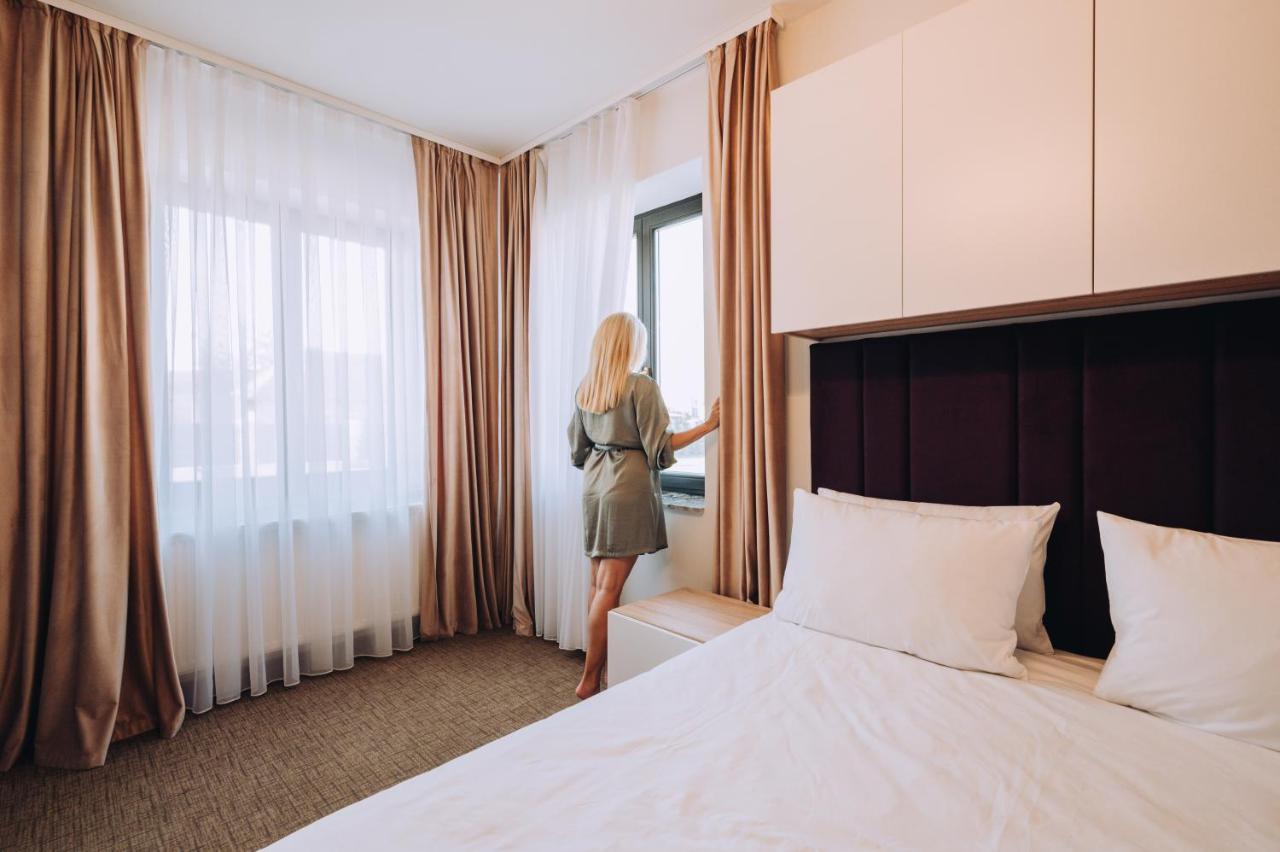 Klia Hotel Sînmartin Екстериор снимка